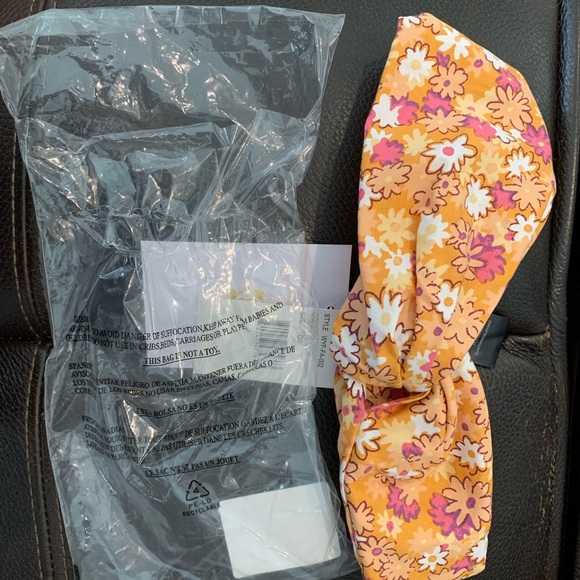 Soft stretchy headband - Picture 3 of 3